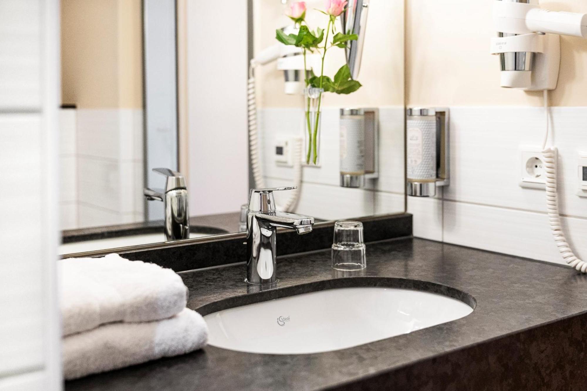 שוורין Hotel Speicher Am Ziegelsee מראה חיצוני תמונה